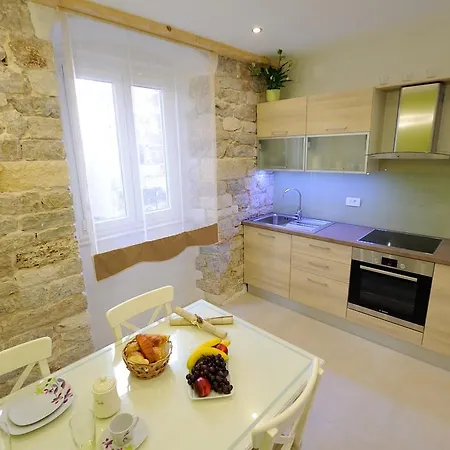 Apartment Desiderata Split