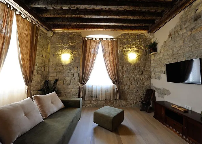 Desiderata Apartment Split